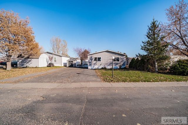 2374 N Pinewood Drive, Idaho Falls, ID 83401