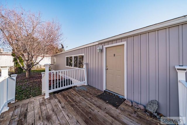 2374 N Pinewood Drive, Idaho Falls, ID 83401
