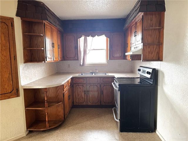 241 W 4th W Street, La Joya, TX 78560