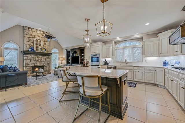 14105 Belinder Street, Leawood, KS 66224