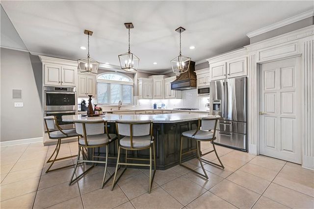 14105 Belinder Street, Leawood, KS 66224