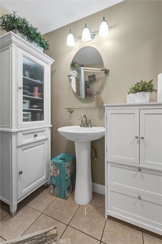 6838 King, Bell, CA 90201