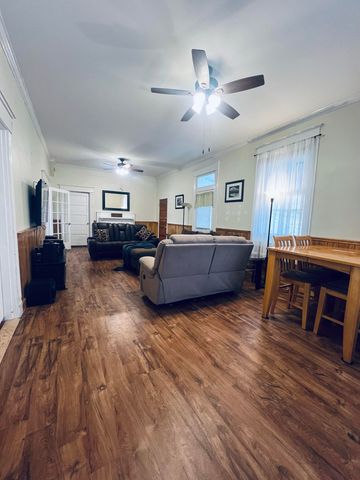 18 Madison Street, Beattyville, KY 41311