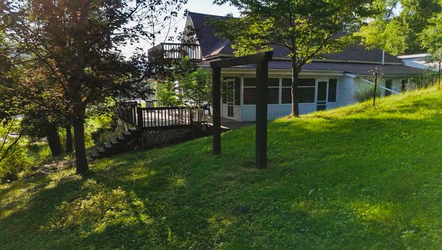 18 Madison Street, Beattyville, KY 41311