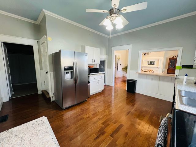 18 Madison Street, Beattyville, KY 41311