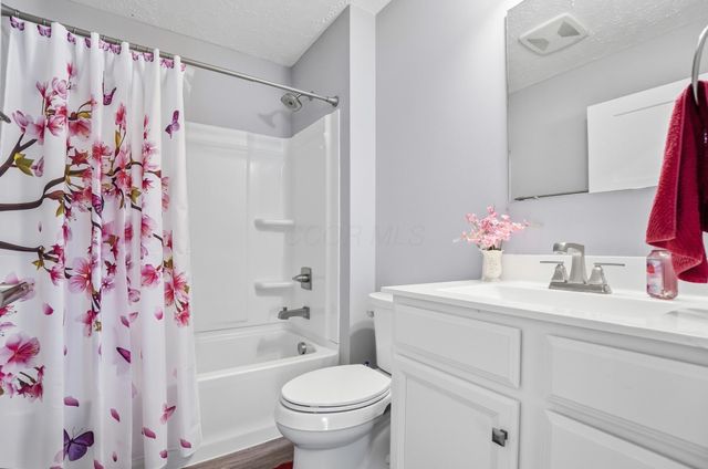 6449 Turning Stone Loop, Canal Winchester, OH 43110
