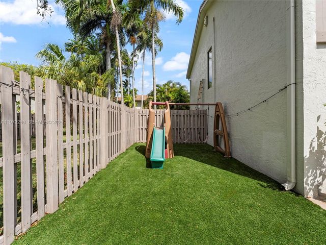 10548 SW 112th Ave, Miami, FL 33176