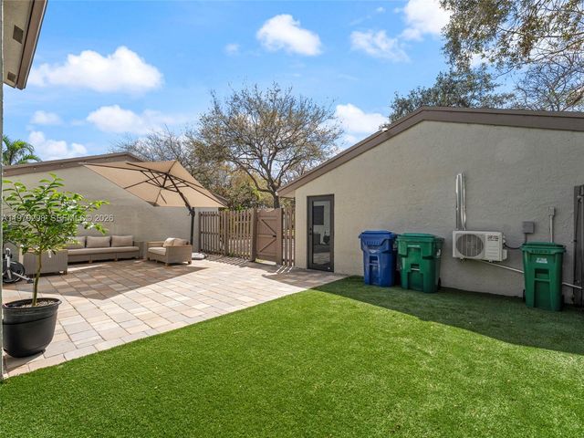 10548 SW 112th Ave, Miami, FL 33176