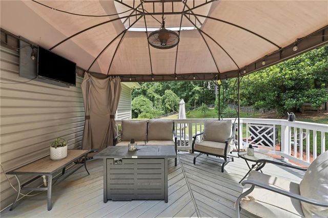 980 Falls Road, Toccoa, GA 30577