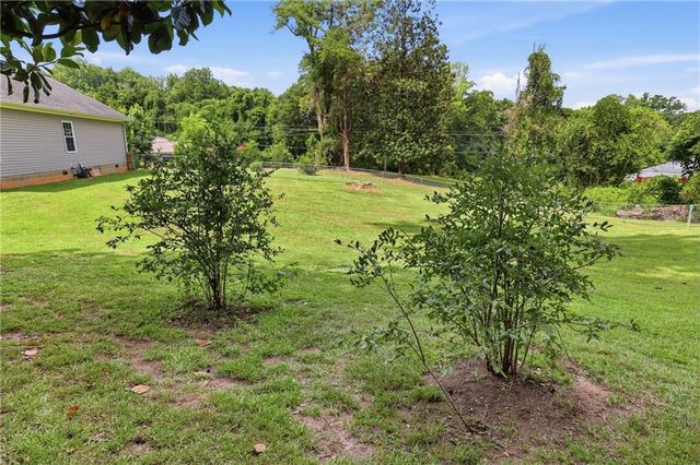 980 Falls Road, Toccoa, GA 30577