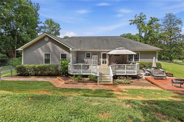 980 Falls Road, Toccoa, GA 30577