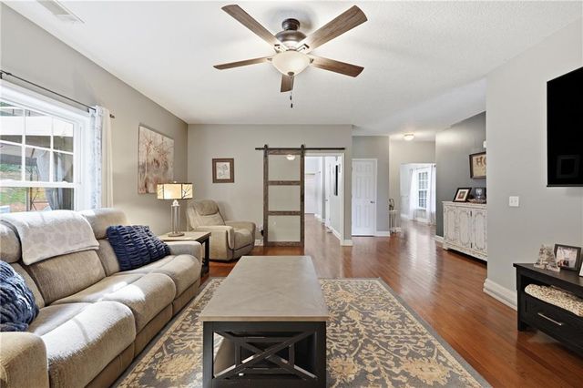 980 Falls Road, Toccoa, GA 30577