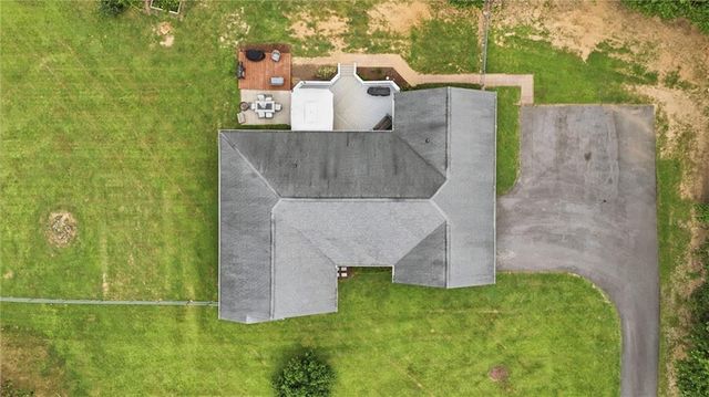 980 Falls Road, Toccoa, GA 30577