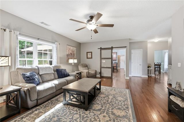 980 Falls Road, Toccoa, GA 30577