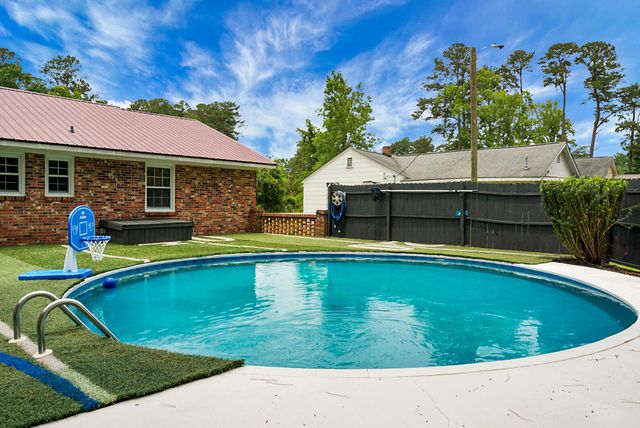 109 Quaker Street, Saint George, SC 29477