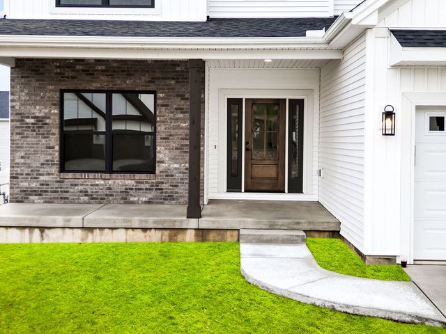 5211 Castlebar Drive, Bloomington, IL 61705