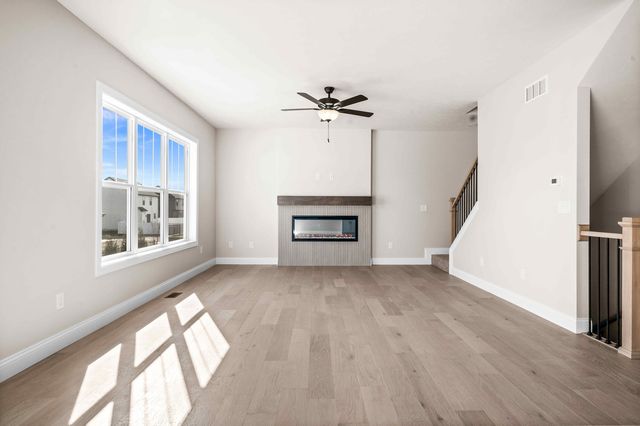 5211 Castlebar Drive, Bloomington, IL 61705