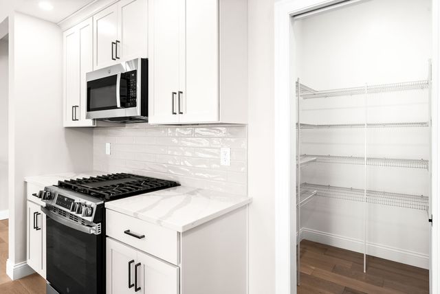 5211 Castlebar Drive, Bloomington, IL 61705