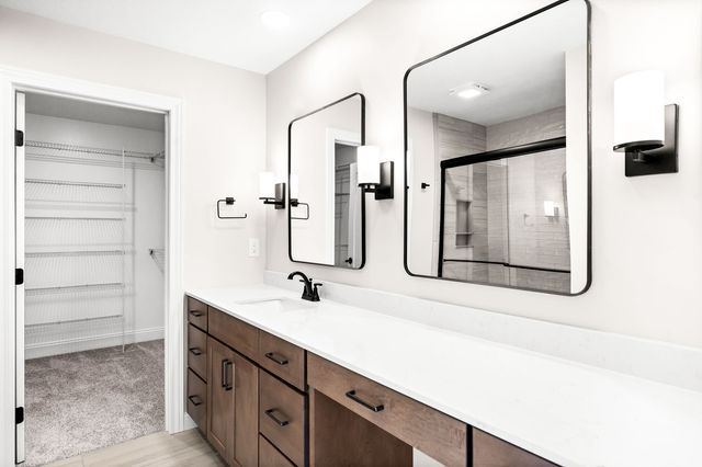 5211 Castlebar Drive, Bloomington, IL 61705