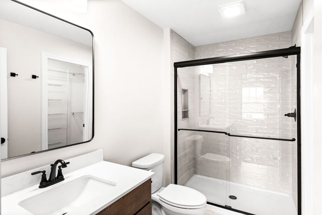 5211 Castlebar Drive, Bloomington, IL 61705