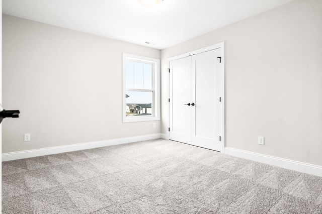 5211 Castlebar Drive, Bloomington, IL 61705