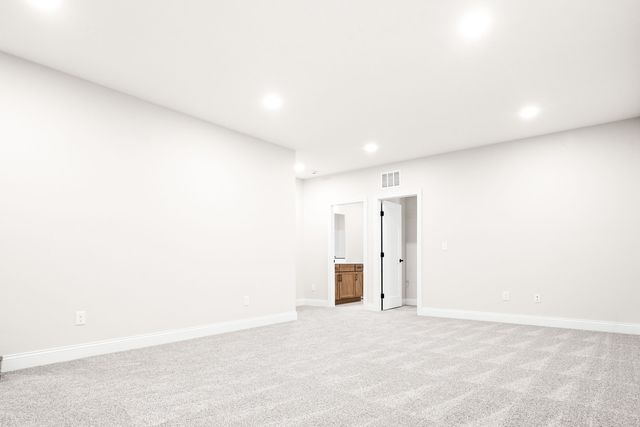 5211 Castlebar Drive, Bloomington, IL 61705