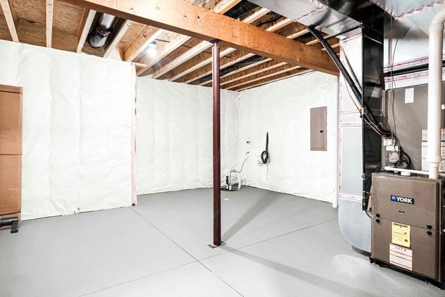 5211 Castlebar Drive, Bloomington, IL 61705