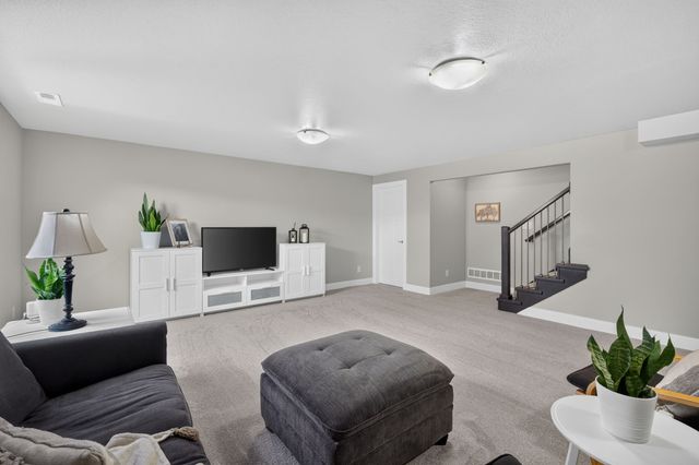 316 NW Beechwood Drive, Grimes, IA 50111