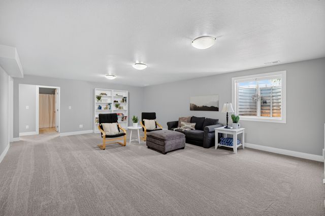 316 NW Beechwood Drive, Grimes, IA 50111