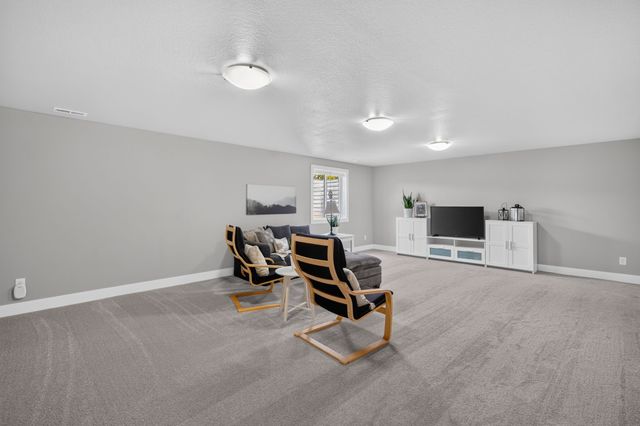 316 NW Beechwood Drive, Grimes, IA 50111