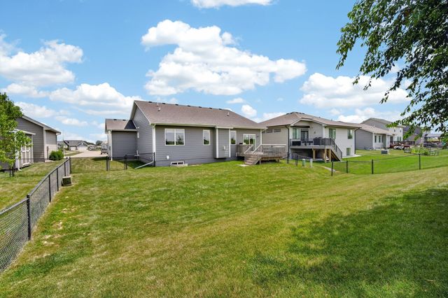 316 NW Beechwood Drive, Grimes, IA 50111