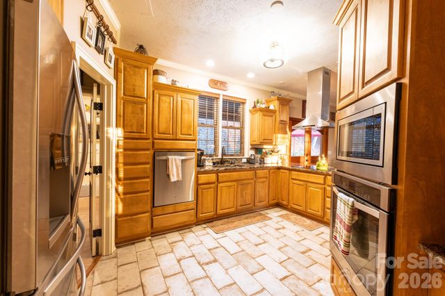 126 Moore Mountain Road, Vilas, NC 28692