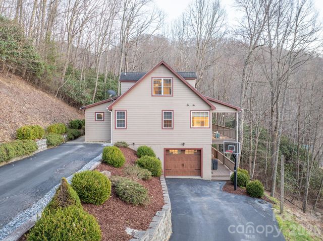 126 Moore Mountain Road, Vilas, NC 28692