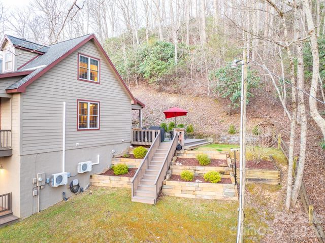 126 Moore Mountain Road, Vilas, NC 28692