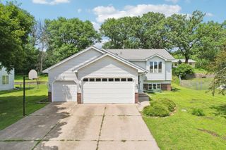 2285 Valley View Avenue E, Maplewood, MN 55119