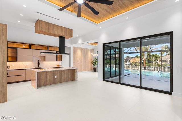 2529 SW 37th ST, Cape Coral, FL 33914