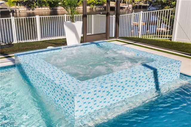 2529 SW 37th ST, Cape Coral, FL 33914