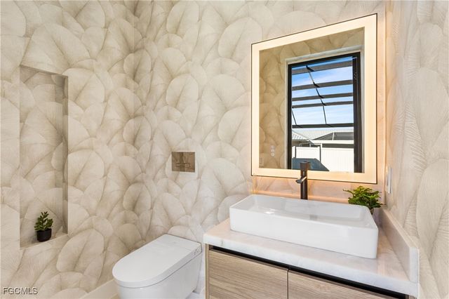 2529 SW 37th ST, Cape Coral, FL 33914