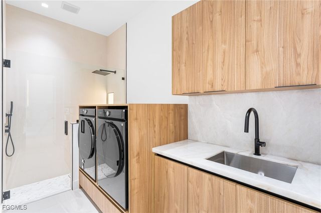 2529 SW 37th ST, Cape Coral, FL 33914