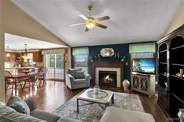 45 Woodgate Drive, Lancaster, NY 14086