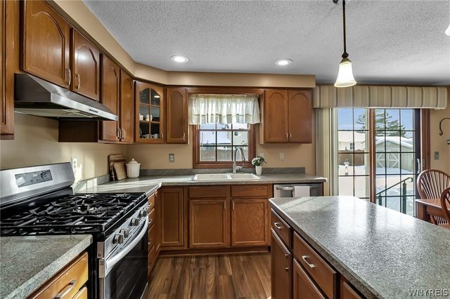 45 Woodgate Drive, Lancaster, NY 14086