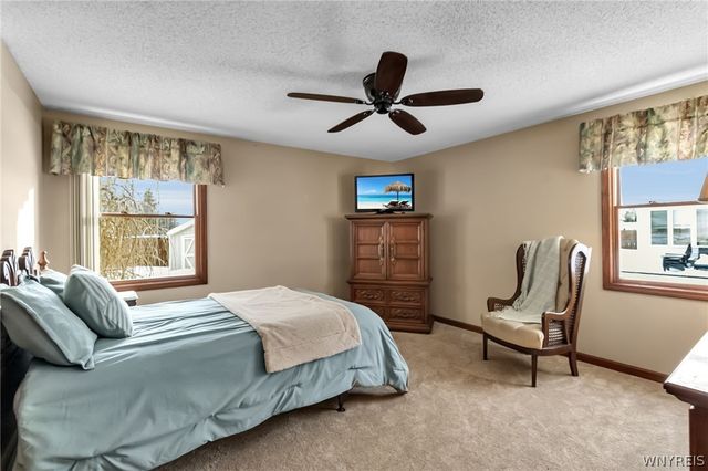 45 Woodgate Drive, Lancaster, NY 14086