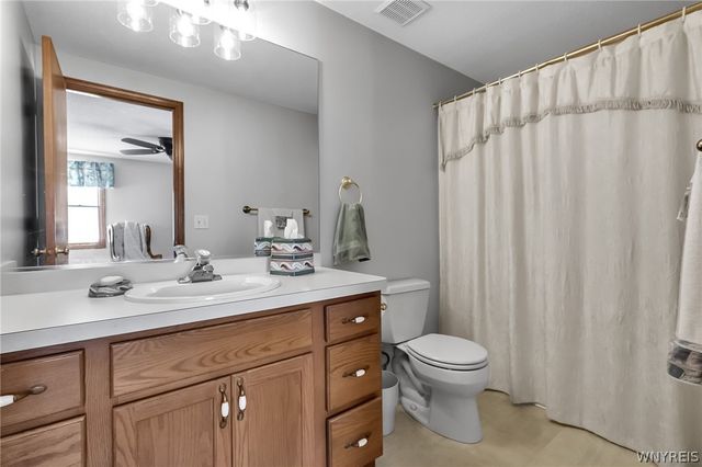 45 Woodgate Drive, Lancaster, NY 14086