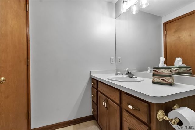 45 Woodgate Drive, Lancaster, NY 14086