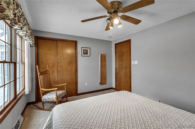 45 Woodgate Drive, Lancaster, NY 14086