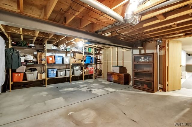 45 Woodgate Drive, Lancaster, NY 14086