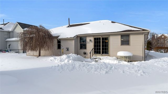 45 Woodgate Drive, Lancaster, NY 14086