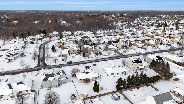 45 Woodgate Drive, Lancaster, NY 14086