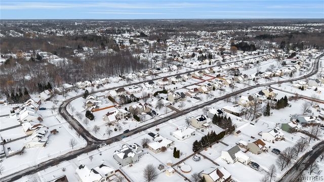 45 Woodgate Drive, Lancaster, NY 14086