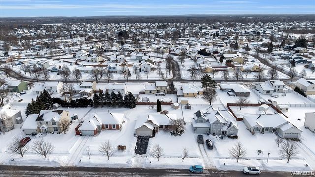 45 Woodgate Drive, Lancaster, NY 14086